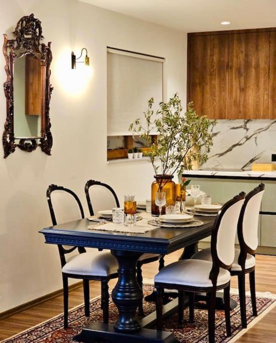 Novi'S Luxury Apartment 2 Gjirokastër Esterno foto