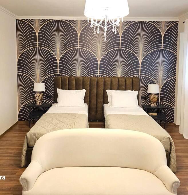 Novi'S Luxury Apartment 2 Gjirokastër Esterno foto