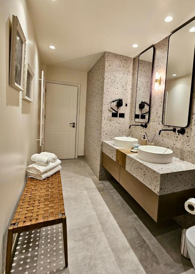 Novi'S Luxury Apartment 2 Gjirokastër Esterno foto