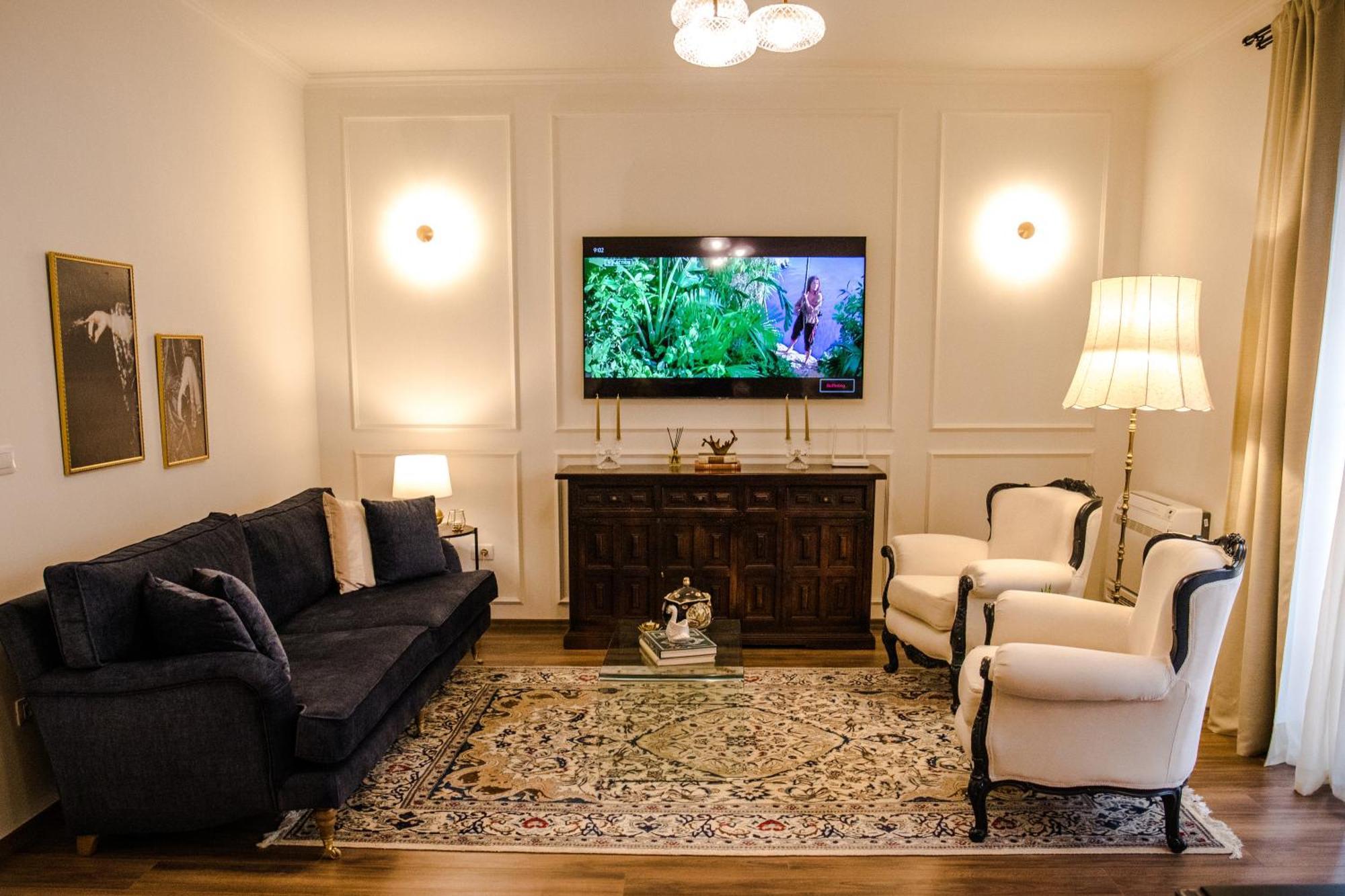 Novi'S Luxury Apartment 2 Gjirokastër Esterno foto