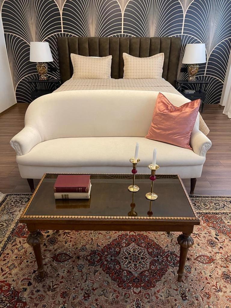 Novi'S Luxury Apartment 2 Gjirokastër Esterno foto